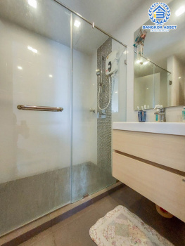 คอนโดมิเนียมมือสอง โครงการ เมโทรลักซ์ ริเวอร์ฟร้อนท์ รัตนาธิเบศร์ พื้นที่ใช้สอย 67.43 ตร.ว. ฟังก์ชัน 2 ห้องนอน 2 ห้องน้ำ ฟรี! เครื่องปรับอากาศ 3 เครื่อง ภายในสวยพร้อมเข้าอยู่ สิ่งอำนวยความสะดวกครบครัน ตั้งบนทำเลดี เชื่อมต่อถนนรัตนาธิเบศร์, ถนนราชพฤกษ์ ใกล้รถไฟฟ้าสายสีม่วง "สถานีไทรม้า" และจุดขึ้นทางด่วน "งามวงศ์วาน"